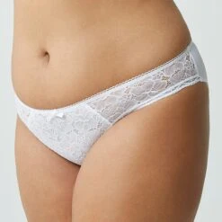 Slip Star White Luccia 6 Slip Star White Luccia -Magasin De Lingerie De Mode BL02409 016 WEB 1 759188a8 7cf2 4183 be5d 5e27126f2e8c