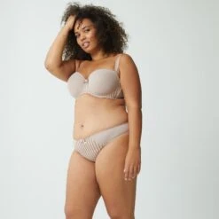 Slip Beige Noisette Stockholm -Magasin De Lingerie De Mode BL02446 042 WEB 3 ab64a242 76c2 4fe0 a7bd a952e8c0a187
