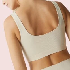 Soutien-gorge Sans Armatures Nude Just Essential 9 Soutien-gorge Sans Armatures Nude Just Essential -Magasin De Lingerie De Mode BL10802 043 WEB 2 f0704672 b694 450d 8b8b 73ad1bd25471