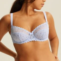 Soutien-gorge Emboîtant Avec Armatures Bleu Tendre AMELIA 5 Soutien-gorge Emboîtant Avec Armatures Bleu Tendre AMELIA -Magasin De Lingerie De Mode BL14481 02K WEB 11 f2919b49 3028 4743 b61e a64c118d7aff