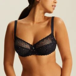 Soutien-gorge Emboîtant Avec Armatures Noir Sublime AMELIA -Magasin De Lingerie De Mode BL14481 03A WEB 11