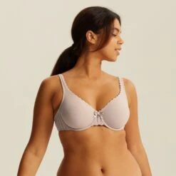 Soutien-gorge Emboîtant Avec Armatures Beige Noisette Stockholm -Magasin De Lingerie De Mode BL44446 042 WEB 1 604699ea b6cf 4e32 b234 24b9d2b51f9f