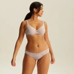 Soutien-gorge Emboîtant Avec Armatures Beige Noisette Stockholm -Magasin De Lingerie De Mode BL44446 042 WEB 3 8aa5b7bb 2e1b 45fb ba92 54cd16db0ff6