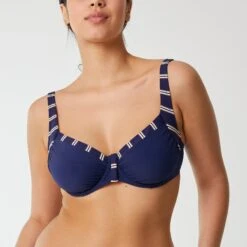 Haut De Maillot Avec Armatures Marine Précieux TAVOLARA 6 Haut De Maillot Avec Armatures Marine Précieux TAVOLARA -Magasin De Lingerie De Mode CS14103 A27 WEB 11 e32314b5 2f17 45c3 af1a 7f0de9b8724e
