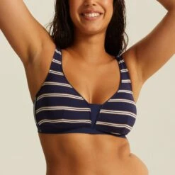 Haut De Maillot Sans Armatures Marine Précieux TAVOLARA -Magasin De Lingerie De Mode CS21103 A27 WEB 11 f9618fab 8b05 458b be68 0583f34352c3